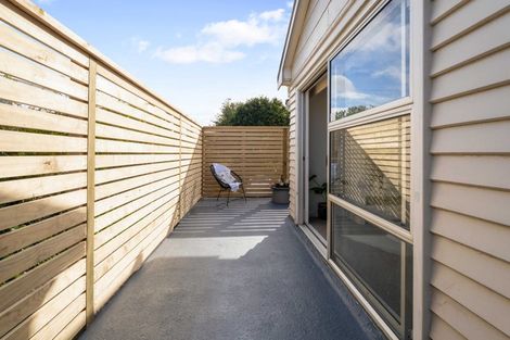 Photo of property in 1/66 Coronation Road, Hillcrest, Auckland, 0627