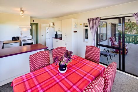 Photo of property in 8 Ross Grove, Paraparaumu, 5032