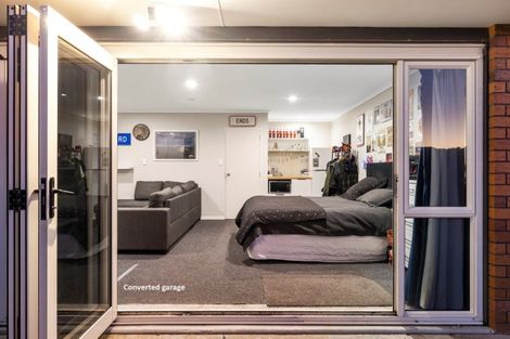 Photo of property in 23 Seabreeze Place, Papamoa Beach, Papamoa, 3118