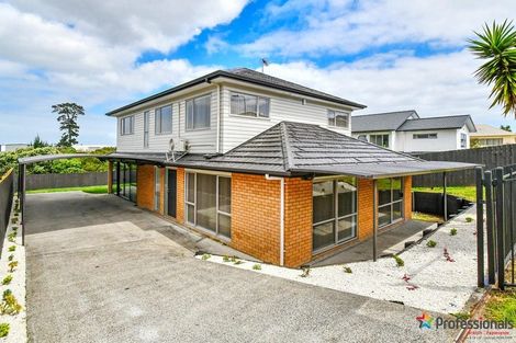 Photo of property in 18 Staten Place, Mangere, Auckland, 2022