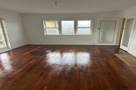 Photo of property in 2 Sunburst Street, Papakura, 2110