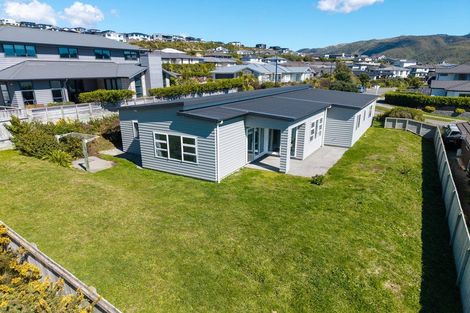 Photo of property in 9 Ken Douglas Drive, Aotea, Porirua, 5024