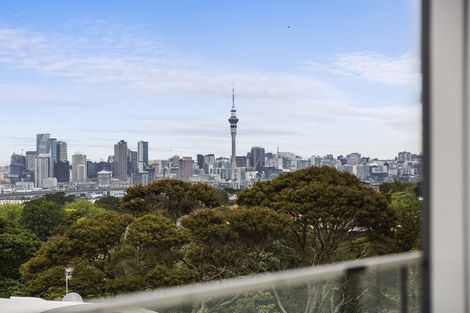 Photo of property in 9/270 Onewa Road, Birkenhead, Auckland, 0626