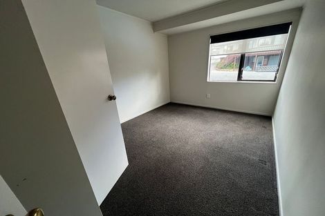 Photo of property in 1/179 Wiseley Road, West Harbour, Auckland, 0618