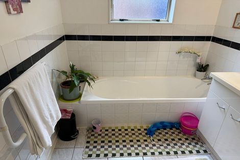 Photo of property in 1/36 De Havilland Drive, Goodwood Heights, Auckland, 2105