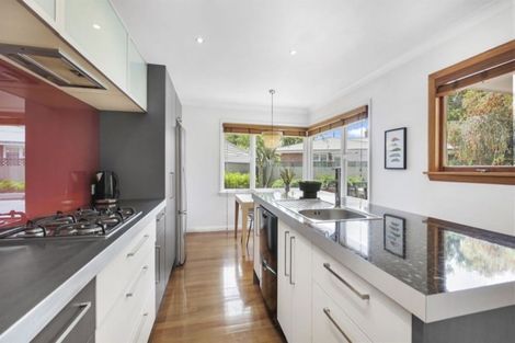 Photo of property in 8 Trist Place, Edgeware, Christchurch, 8013