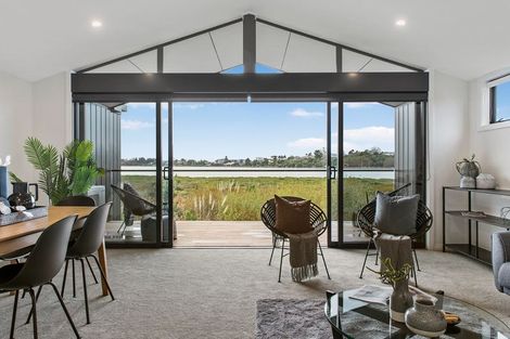 Photo of property in 1 Blenheim Place, Judea, 3110