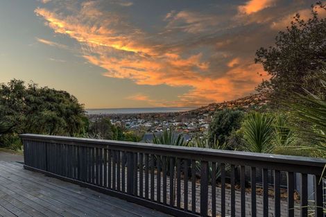 Photo of property in 70 Landsdowne Terrace, Cashmere, Christchurch, 8022