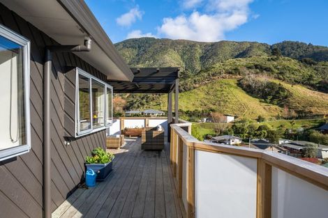 Photo of property in 14 Cornwall Street, Picton, 7220
