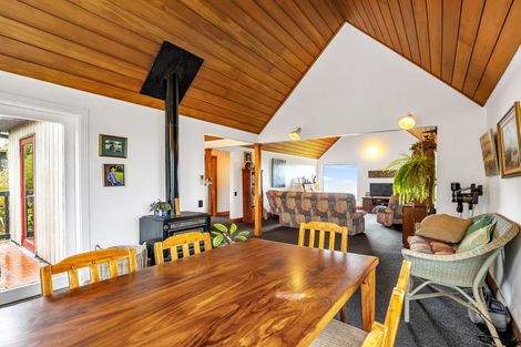 Photo of property in 1/51 Quinns Road, Waiatarua, Auckland, 0612