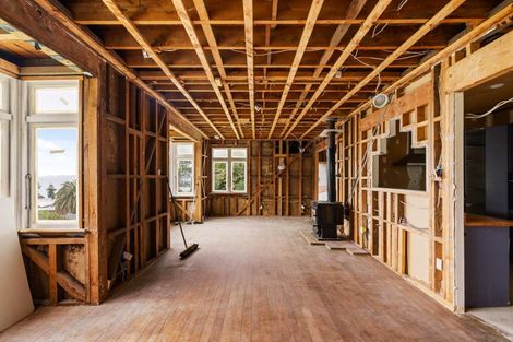 Photo of property in 3 Onslow Road, Bluff Hill, Napier, 4110