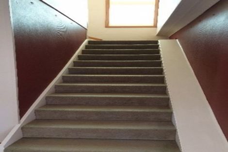 Photo of property in 475 Glenfield Road, Glenfield, Auckland, 0629