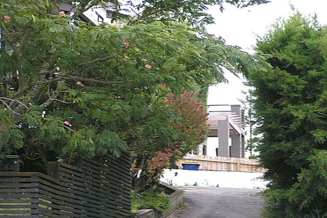 Photo of property in 2/12 Hart Road, Hauraki, Auckland, 0622