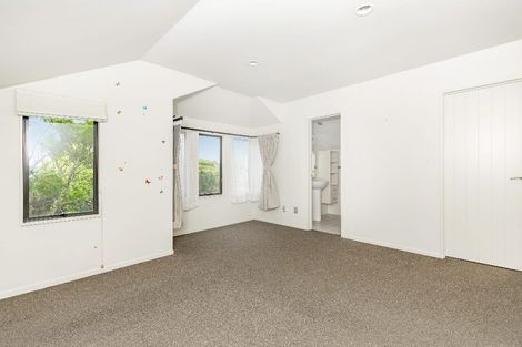 Photo of property in 2/48 Schnapper Rock Road, Schnapper Rock, Auckland, 0632