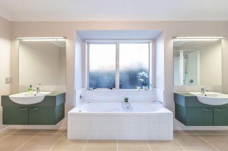 Photo of property in 20b Applewood Place, Casebrook, Christchurch, 8051