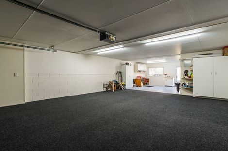 Photo of property in 2 Golders Place, Richmond Heights, Taupo, 3330