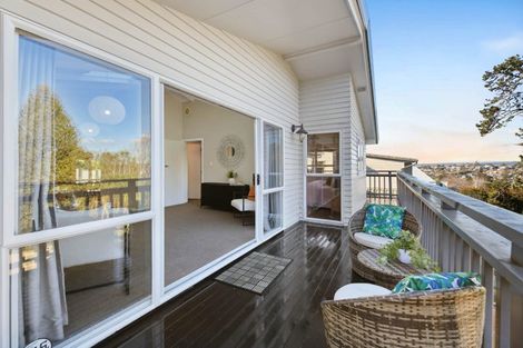 Photo of property in 19 Beach Road, Mellons Bay, Auckland, 2014