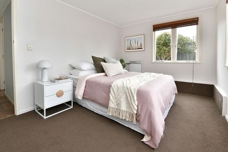 Photo of property in 10 Castleton Street, Birkdale, Auckland, 0626