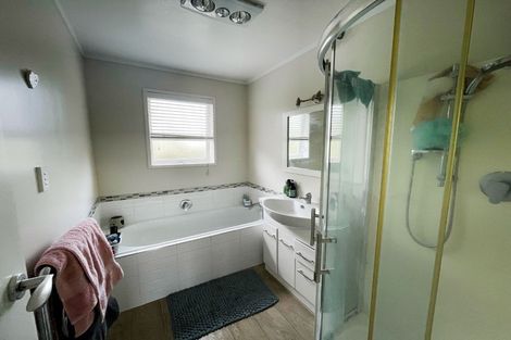 Photo of property in 2/2 Pine Terrace, Howick, Auckland, 2014