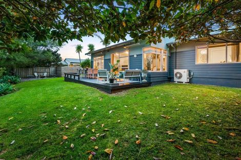 Photo of property in 15 Cinnabar Place, Westgate, Auckland, 0614