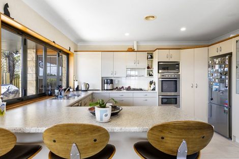 Photo of property in 6 Maniapoto Grove, Waipahihi, Taupo, 3330