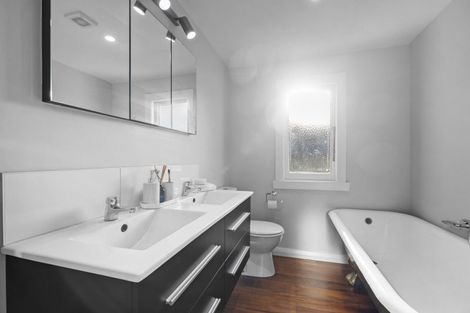 Photo of property in 239 Victoria Avenue, Hokowhitu, Palmerston North, 4410