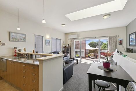 Photo of property in St Giles Court Apartments, 14/6 Vallance Street, Kilbirnie, Wellington, 6022