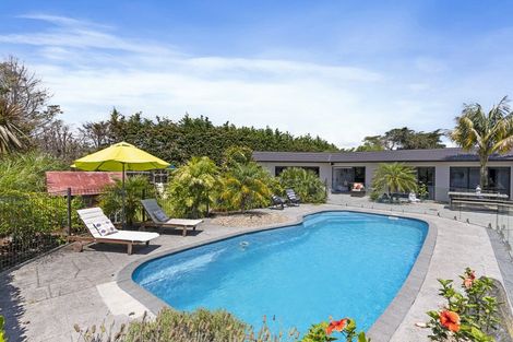 Photo of property in 85 Whitford-maraetai Road, Whitford, Howick, 2571