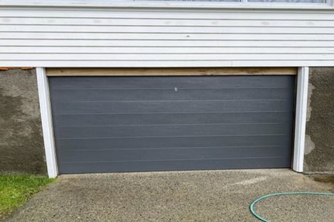 Photo of property in 12 Kinapori Terrace, Newlands, Wellington, 6037