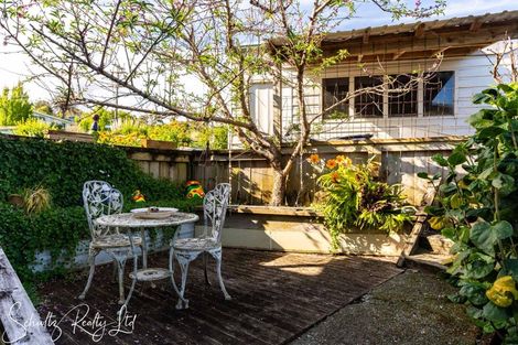 Photo of property in 10 Oxford Street, Whakapirau, Maungaturoto, 0583