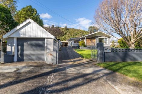 Photo of property in 15 Black Beech Street, Birchville, Upper Hutt, 5018