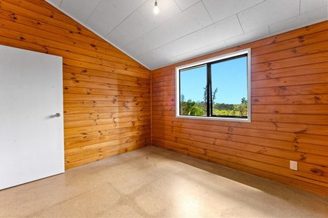 Photo of property in 379 Muriwai Road, Waimauku, 0881