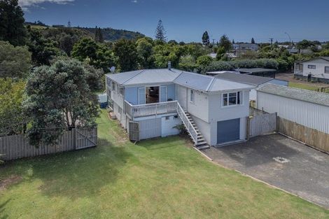 Photo of property in 3 Daphne Road, Tairua, 3508