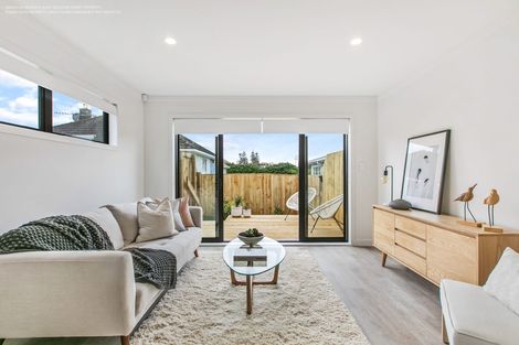 Photo of property in 5 Wallace Road, Mangere Bridge, Auckland, 2022