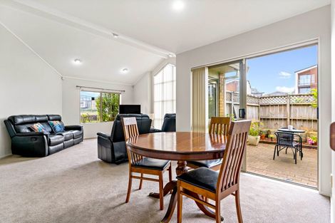 Photo of property in 1/238 Botany Road, Golflands, Auckland, 2013