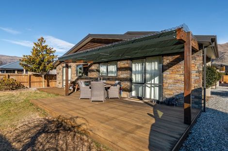 Photo of property in 5 Alpha Close, Wanaka, 9305