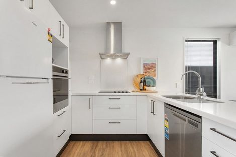 Photo of property in 5 Wheatsheaf Lane, Heathcote Valley, Christchurch, 8022