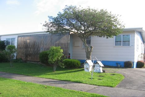 Photo of property in 21-21a Geraldine Crescent, Cloverlea, Palmerston North, 4412