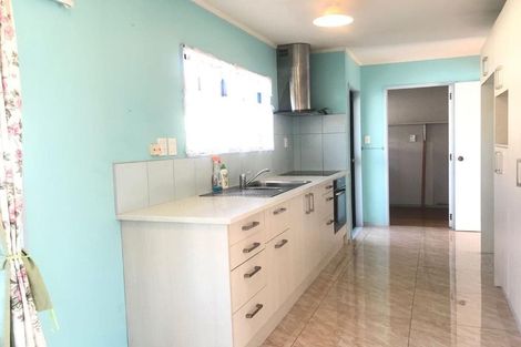 Photo of property in 2/16 De Quincey Terrace, Highland Park, Auckland, 2010