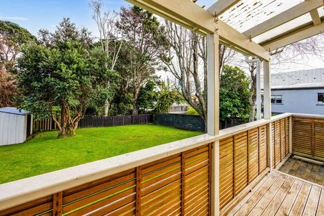 Photo of property in 6 Peace Avenue, Moturoa, New Plymouth, 4310