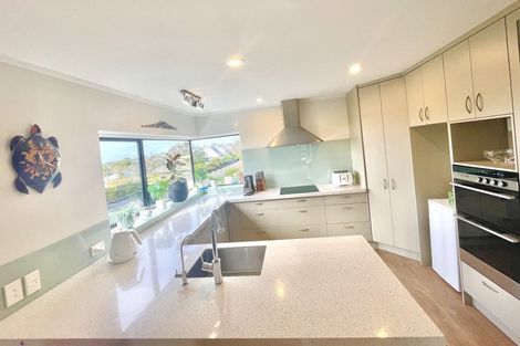 Photo of property in 42 Park Rise, Campbells Bay, Auckland, 0630