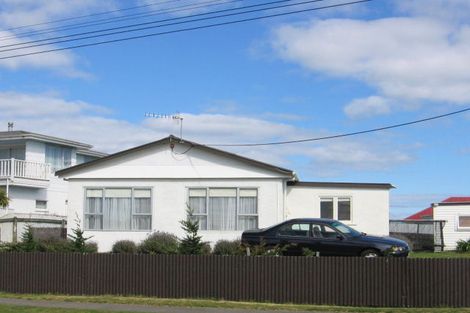 Photo of property in 38 Seabury Avenue, Foxton Beach, Foxton, 4815