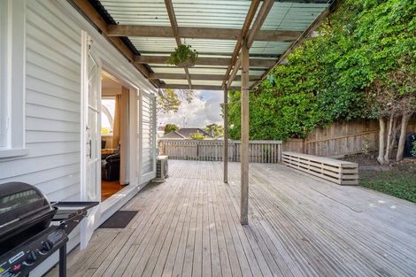 Photo of property in 2/1a Becroft Drive, Forrest Hill, Auckland, 0620