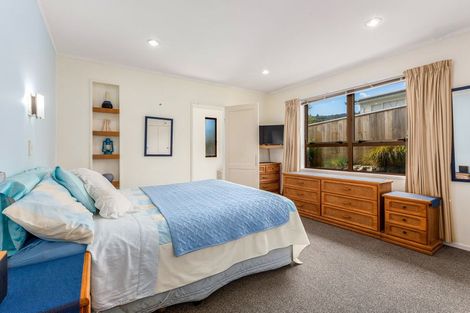 Photo of property in 15 Cassley Crescent, Papakowhai, Porirua, 5024