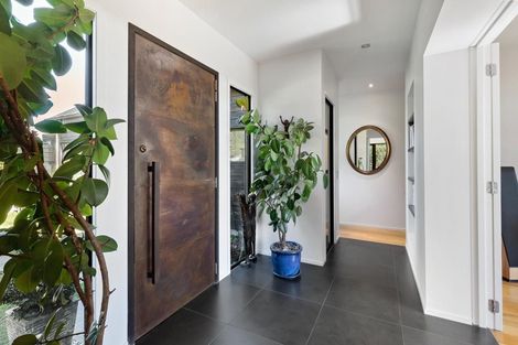 Photo of property in 8 Bretby Court, Jacks Point, Queenstown, 9371