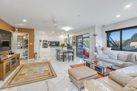 Photo of property in 15e Puriri Avenue, Orewa, 0931