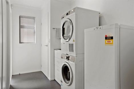 Photo of property in 11 Hilltop Lane, Mount Pleasant, Christchurch, 8081