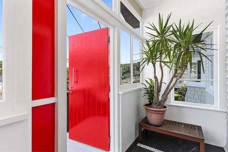 Photo of property in 3 Thames Street, Island Bay, Wellington, 6023