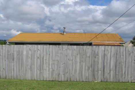 Photo of property in 2/642 East Coast Road, Pinehill, Auckland, 0630