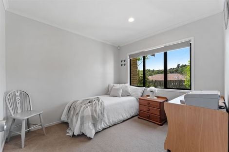 Photo of property in 17 Kate Sheppard Avenue, Torbay, Auckland, 0630